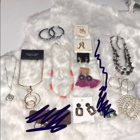 Simply Vera, Chico’s Jewelry - 13 Piece JEWELRY LOT